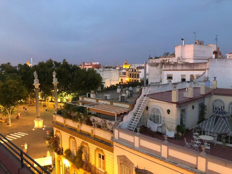 Apartamento La casa roja: luminoso ático con vistas Sevilla Exterior foto